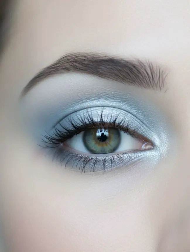 Easy Christmas Eyeshadow Looks for Beginners